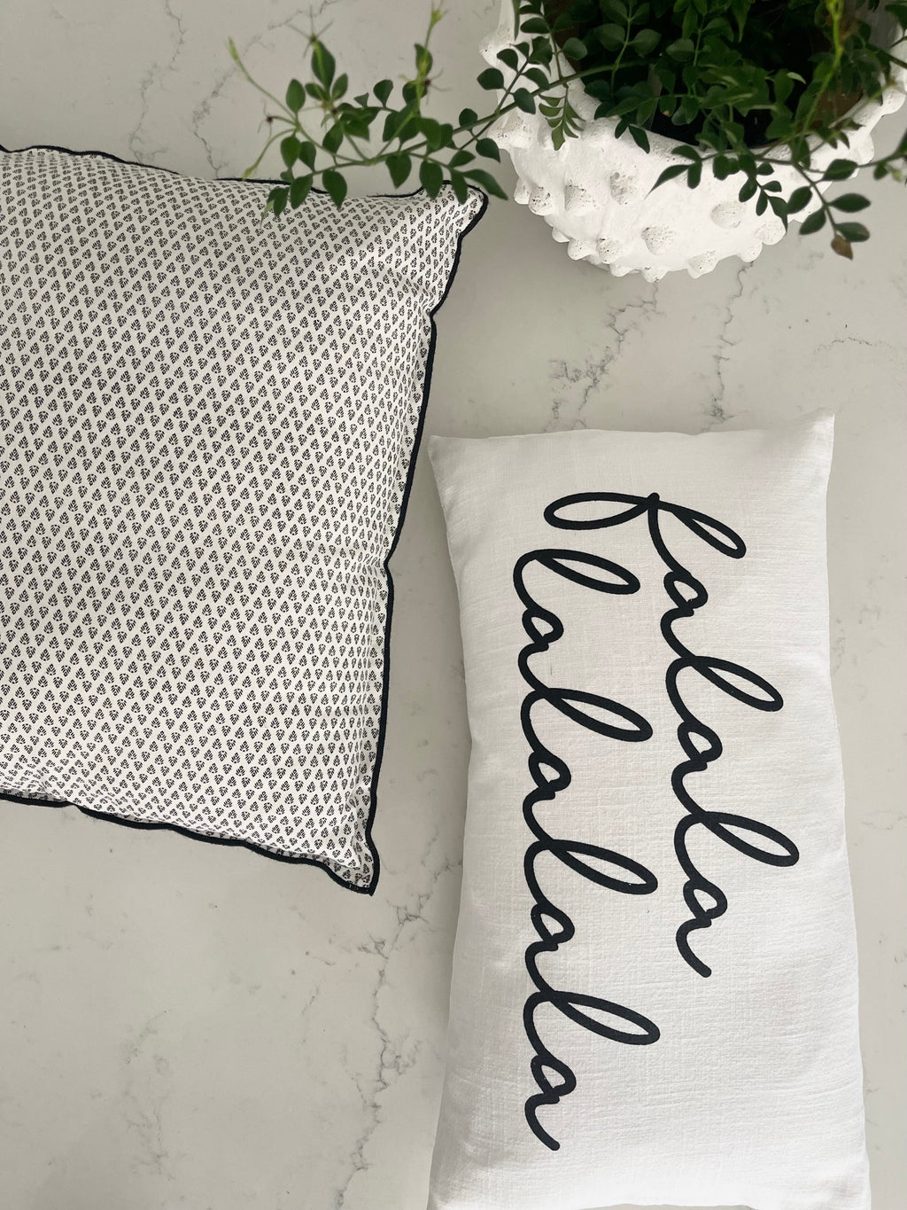 Z ZAura Black & White Pattern Pillow